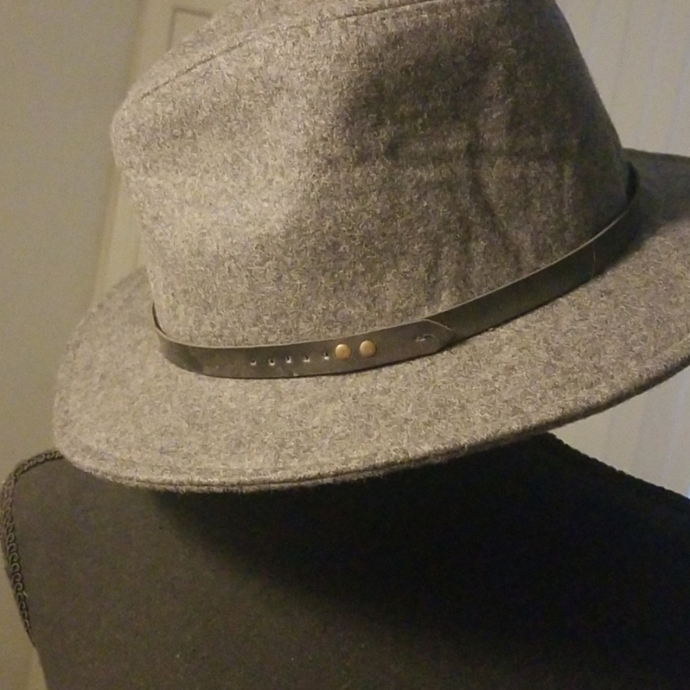 Fedora - Picture 2 of 3